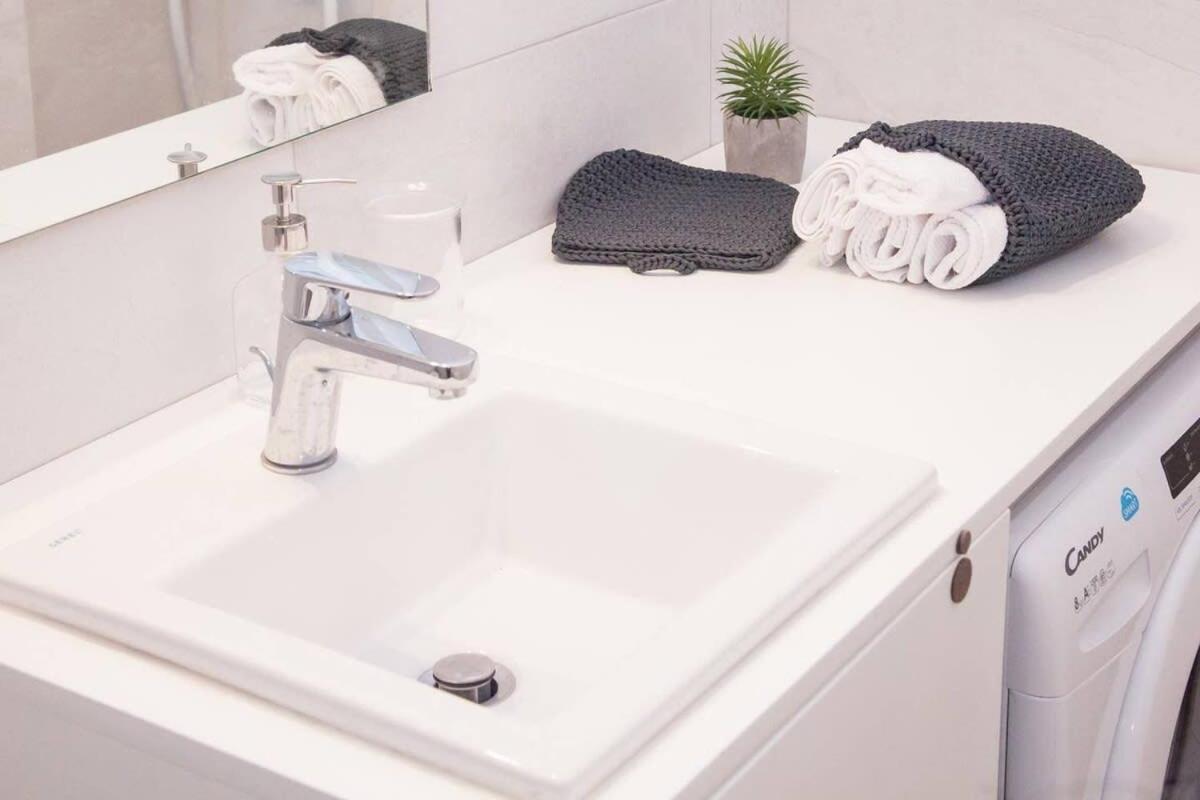 Fully Renovated, Modern Beauty In Central Athens! Kültér fotó